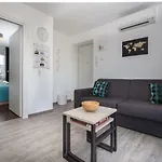 Sunny Rooftop Apartment *