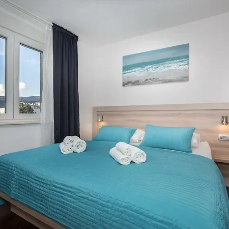 Sunny Rooftop Apartament Split