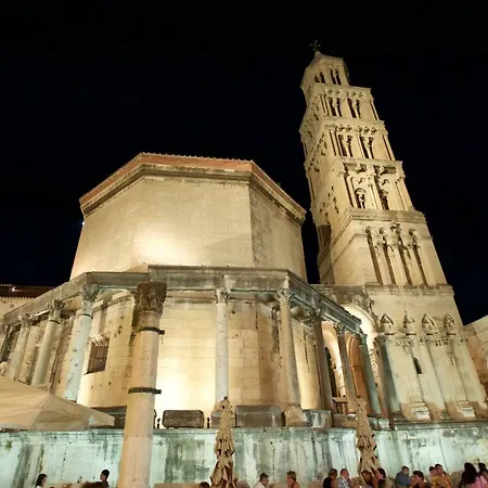 Sunny Rooftop Апартаменты