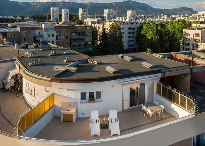 Sunny Rooftop 스플리트