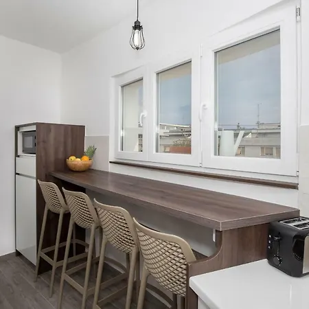 Sunny Rooftop سبليت