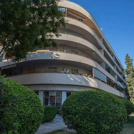 Sunny Rooftop شقة *