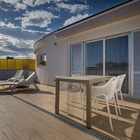 Sunny Rooftop * سبليت