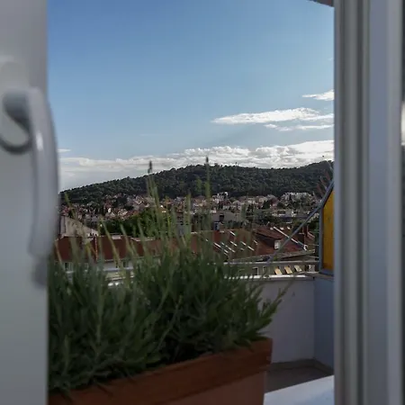 شقة Sunny Rooftop سبليت