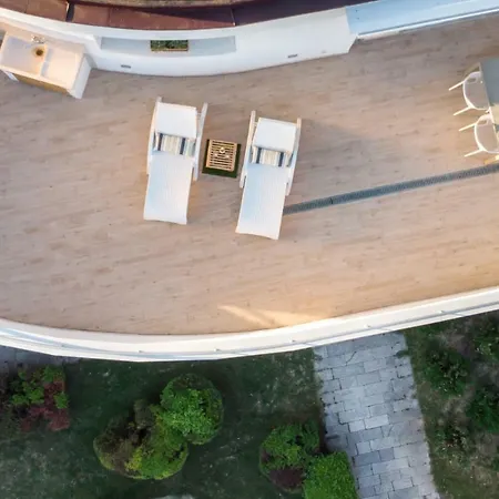 شقة Sunny Rooftop *