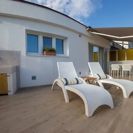 Sunny Rooftop * سبليت