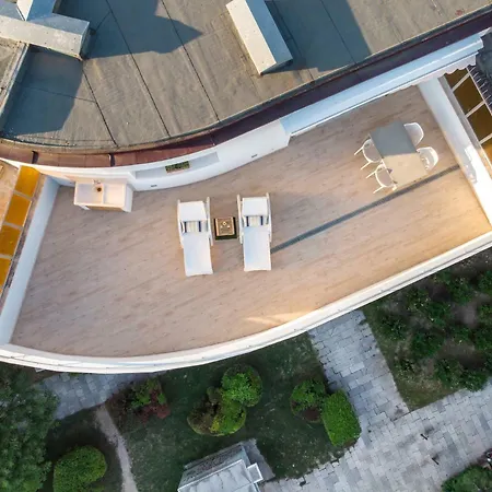 Sunny Rooftop شقة سبليت